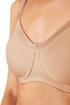 Amoena Prothesen-BH Lara Satin 9 Amoena Prothesen-BH Lara Satin -Femina Verkauf Amoena Prothesen BH Lara Satin 44214 sand 03 1280x1280