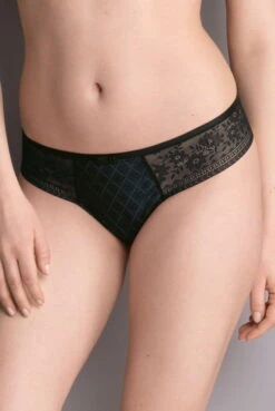 Rosa Faia Shorty Rosemary