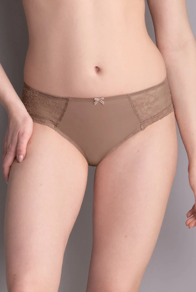 Rosa Faia Taillenslip Abby 1 Rosa Faia Taillenslip Abby