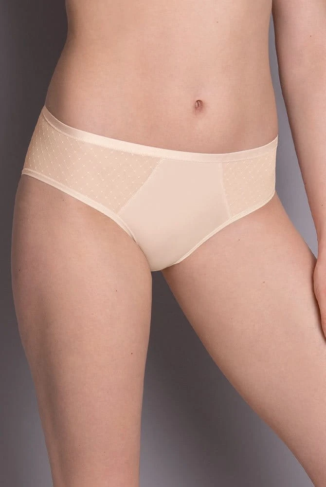 Rosa Faia Taillenslip Eve 1 Rosa Faia Taillenslip Eve