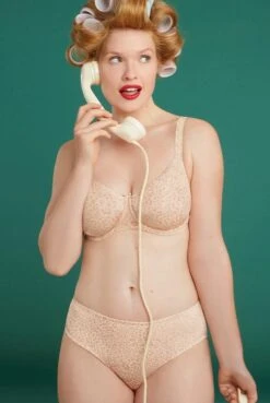 Rosa Faia Taillenslip Joy -Femina Verkauf Rosa Faia Taillenslip Joy 1360 107 smart rose 03 1280x1280