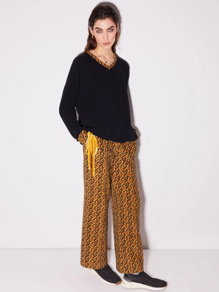 Lounge Set ZAFFERANO Mit Velourhose Schwarz-gelb Von Chiara Fiorini 2 Lounge Set ZAFFERANO Mit Velourhose Schwarz-gelb Von Chiara Fiorini – Bild 2