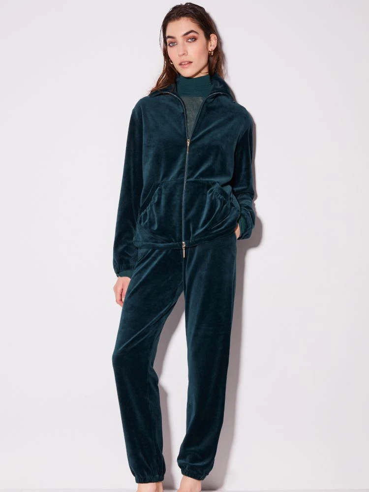 Hausanzug NICKI Waldgrün Zwei-teilig Von Chiara Fiorini 2 Hausanzug NICKI Waldgrün Zwei-teilig Von Chiara Fiorini – Bild 2