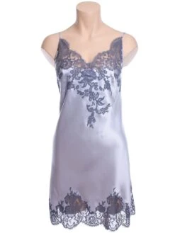 100% Seide Neglige EGERIE No. 2 Von Marjolaine -Femina Verkauf marjolaine seide neglige egerie nr 2 3ege0102 kristallblau taubenblau