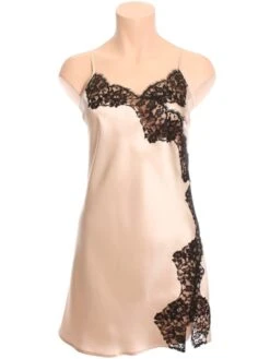 100% Seide Neglige FLAVIA Kurz Mit Caudry Spitze Von Marjolaine -Femina Verkauf marjolaine seide neglige flavia kurz 3fla0101 sand schwarz