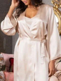 100% Seide Morgenmantel Lang LAURIAN Von Marjolaine -Femina Verkauf morgenmantel laser laurian soie unie sable marjolaine