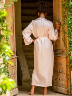 100% Seide Morgenmantel Lang LAURIAN Von Marjolaine -Femina Verkauf morgenmantel seide lang rosa laurian 0070 marjolaine