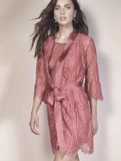 Spitze Morgenmantel JOSEPHINE Von Escora -Femina Verkauf morgenmantel spitze altrosa 1709 e264 771 josephine escora 2