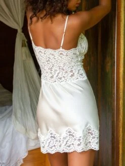 Stretchseide Negligé OKSO Naturweiss Von Marjolaine -Femina Verkauf nachthemd seide okso 8oks0101 naturweiss 0074 marjolaine