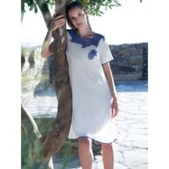 Modal Nachthemd SUMMER PANNA No. 3 Weiß-blau Von Chiara Fiorini