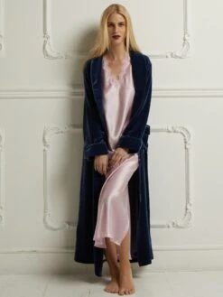 100% Seide Nachtkleid SIBILLE Von Vivis -Femina Verkauf nachtkleid lang sybille rosa vivis 2