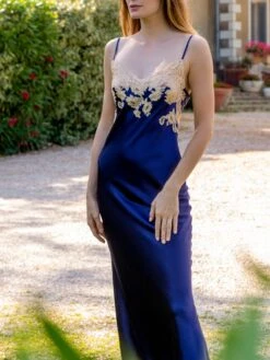 100% Seide Nachthemd Lang MARJOLIE No. 4 Mit Spitze Marjolaine 14 100% Seide Nachthemd Lang MARJOLIE No. 4 Mit Spitze Marjolaine -Femina Verkauf nachtkleid seide lang marjolie 3mar3001 dunkelblau 3665 marjolaine 2 1 1
