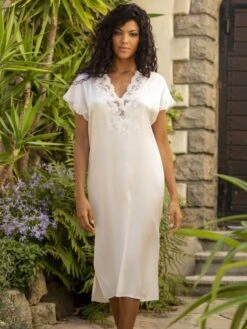 Stretchseide Nachtkleid REINE Lang Mit Spitze Von Marjolaine -Femina Verkauf nachtkleid stretchseide 4rei3401 0074naturel reine marjolaine 7