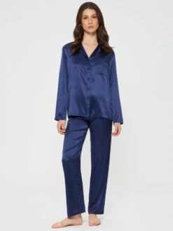 Seide Pyjama 2-tlg. SETA No. 9 Von Chiara Fiorini 21 Seide Pyjama 2-tlg. SETA No. 9 Von Chiara Fiorini -Femina Verkauf schlafanzug seide dunkelblau gc180 chiara fiorini 1
