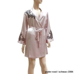 100% Seide Morgenmantel BACCARAT Mit Französischer Spitze Von Marjolaine 9 100% Seide Morgenmantel BACCARAT Mit Französischer Spitze Von Marjolaine -Femina Verkauf seide morgenmantel puder rose schwarz baccarat 2001 marjolaine 3