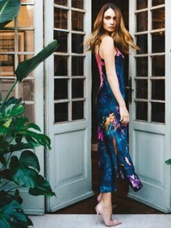 Langes Seidennegligé WINTER GARDEN Von Luna Di Seta -Femina Verkauf seide neglige winter garden vlst60548 dunkelblau blumen luna di seta 5 1