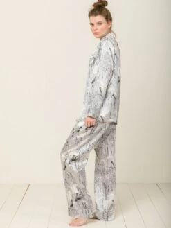 100% Seide Schlafanzug Elisabetha In JAPANESE GARDEN Von Radice -Femina Verkauf seidenpyjama elisabetha japanese garden radice 2 1