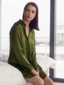 Seide Sleepshirt SEDUZIONE DI SETA Kurz Von Gattina -Femina Verkauf sleepshirt seide moosgruen 381453 khaki seduzione di seta gattina 1 1 1