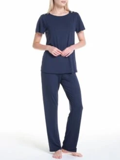 Modal Kurzarm-Schlafanzug WKND No. 19 Dunkelblau Von Verdiani 9 Modal Kurzarm-Schlafanzug WKND No. 19 Dunkelblau Von Verdiani -Femina Verkauf sommer pyjama modal 3924 dunkelblau verdiani woman